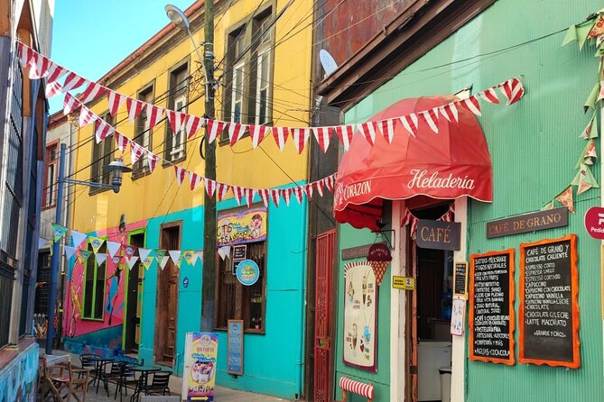 2 Hour Walking Tour in Valparaiso - Plaza Aníbal Pinto begins the story