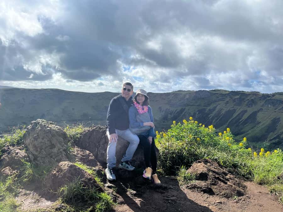 Adventures in Rapa Nui: High-quality tourism with Easter Island Your Tour. - Ahu Akahanga brings a quieter view of the moai