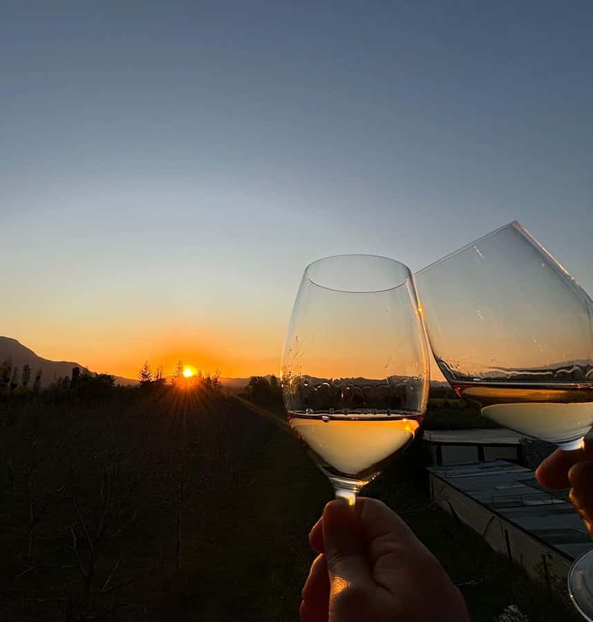 Alyan Family sunset winery - Service, sound, and the small risks