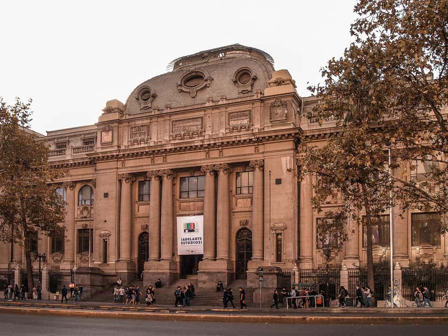 An Architect's Tour of Downtown Santiago - Why architecture is a smart way to meet Santiago