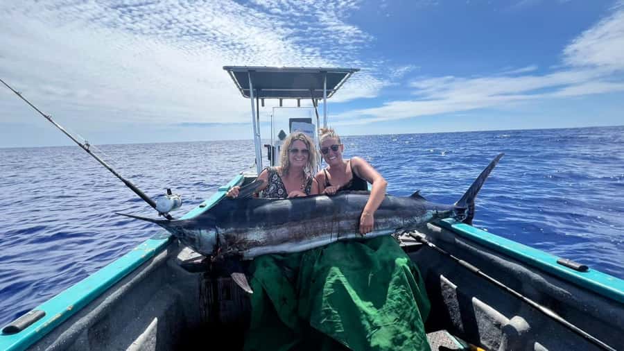 Ancestral fishing: Fishing with an experienced Rapa Nui - Two hours of fishing on the Pacific