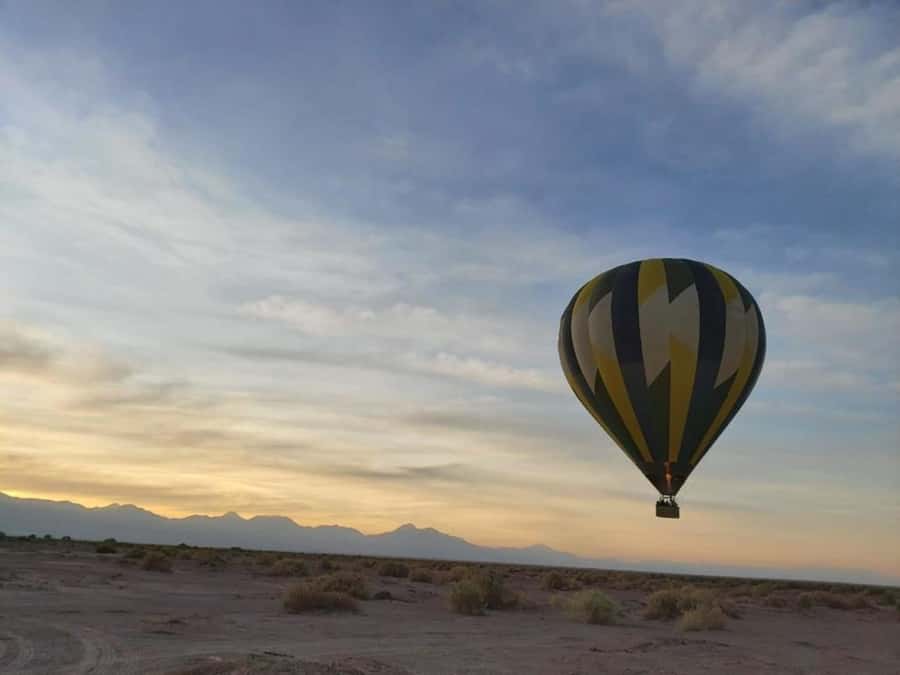 Atacama: San Pedro de Atacama Sunrise Hot Air Balloon Ride - Coffee, tea, and the launch area