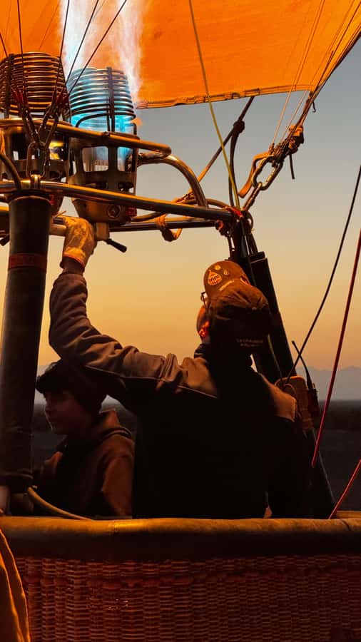Atacama: San Pedro de Atacama Sunrise Hot Air Balloon Ride - The 15-minute safety briefing