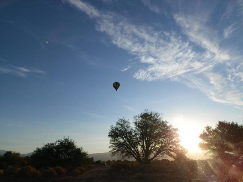 Atacama: San Pedro de Atacama Sunrise Hot Air Balloon Ride - Landing and the breakfast afterward