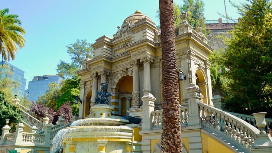 Dia Completo en Santiago: Museo+San Cristobal+City Tour - Plaza de Armas puts Santiago’s center in view