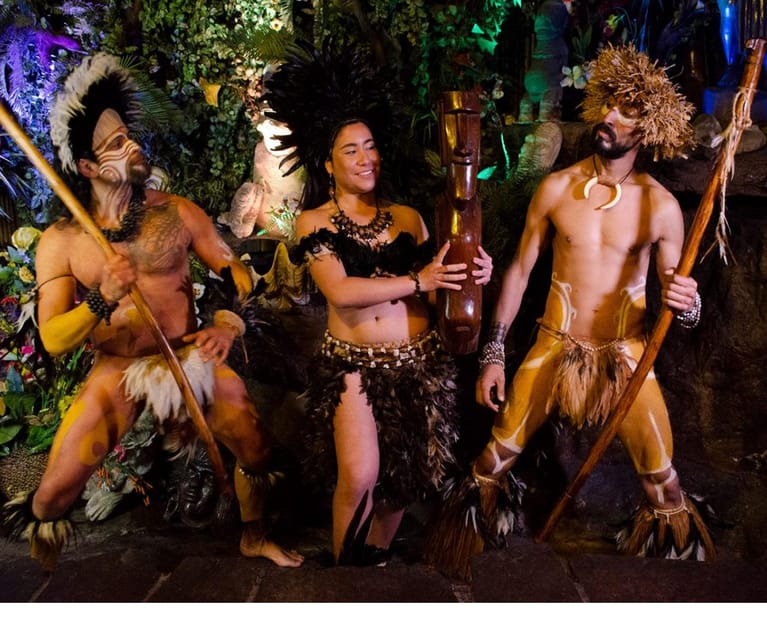 Dinner Show in Bali Hai with Wine refill and transportation - Polynesian dances bring Easter Island and Tahiti to the stage