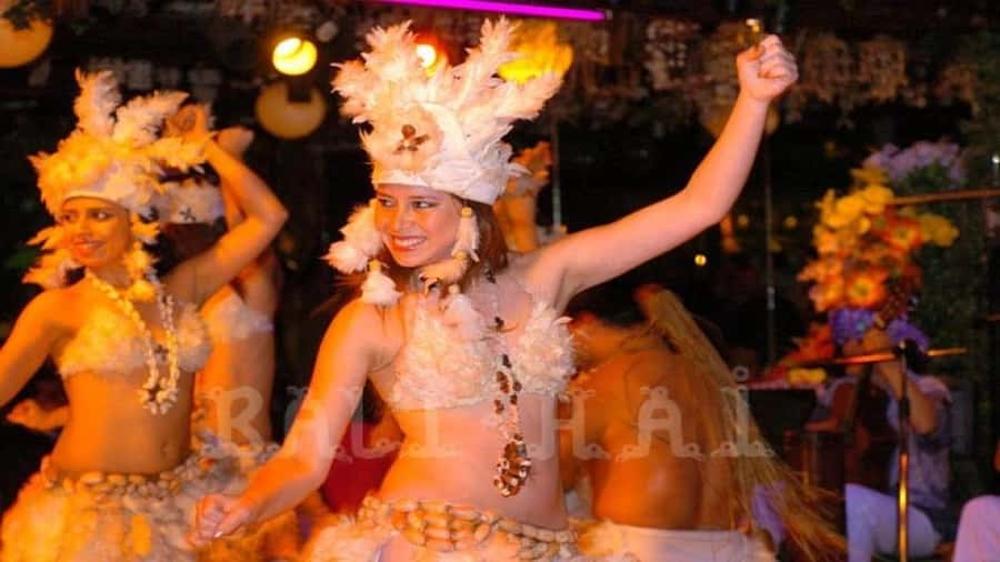 Dinner Show in Bali Hai with Wine refill and transportation - An international dinner with wine refills