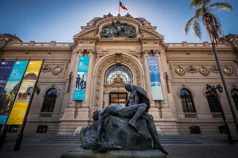 Discover Santiago, where modernity merges with history - La Moneda and the 1973 turning point