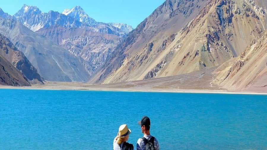 Embalse del Yeso, Cajon del Maipo - San José de Maipo gives the day a local pause