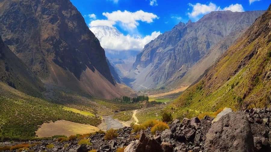 Embalse del Yeso, Cajon del Maipo - Who should choose this Andean outing?