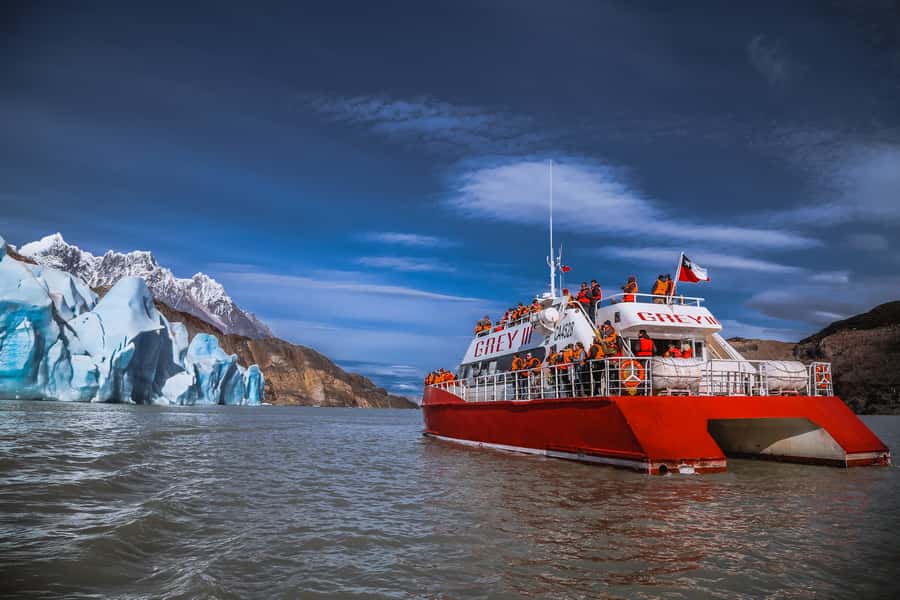 From Puerto Natales: Grey Glacier Tour - The early ride from Puerto Natales
