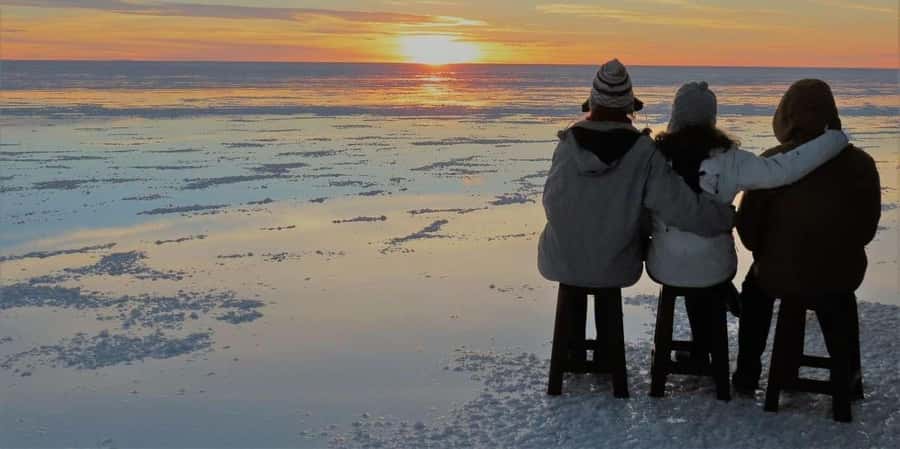 From San Pedro de Atacama: 3 days to Uyuni Salt Flat - Day 1: Lagoons, hot springs, and volcanic heat