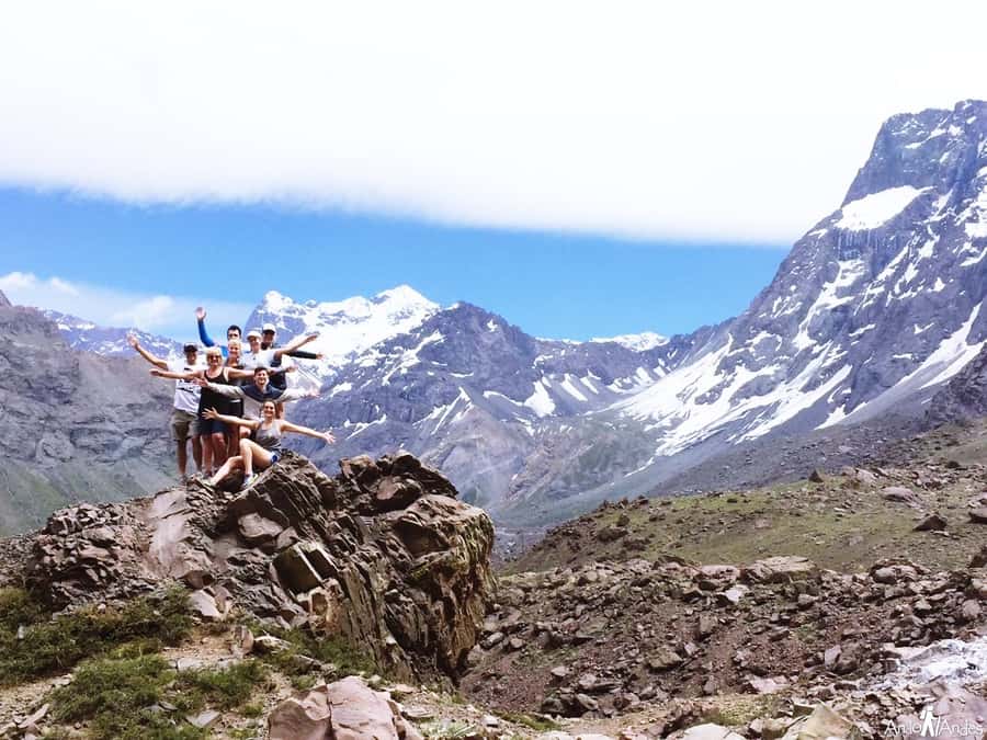 From Santiago: Maipo Canyon Volcano and Hot Spring Tour - Who should book this outing