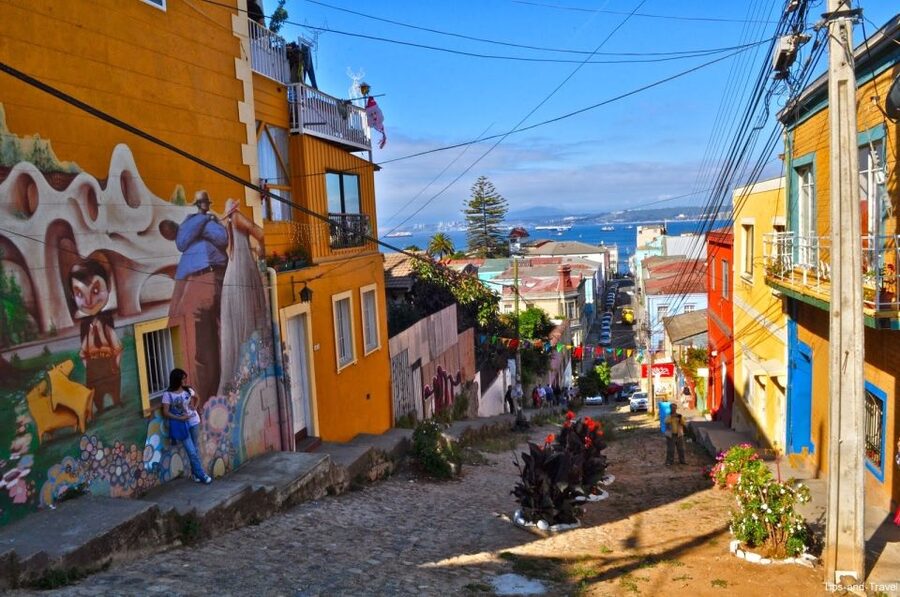 From Santiago: Valparaiso and Viña del Mar Day Tour - What the $45 price really buys you