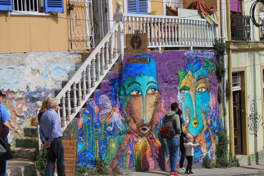 Full Colors: Valparaíso and Viña del Mar - Lunch by the sea and time at Acapulco Beach