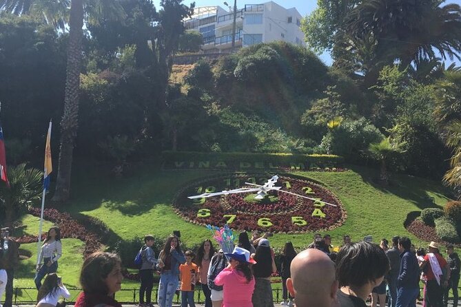 Full Day Tour in Valparaiso and Vina del Mar - Valparaiso’s painted hills and working-port character