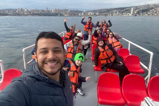 Full Day Tour in Valparaiso and Vina del Mar - Reñaca: lunch beside the beach