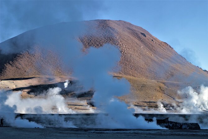 Full Day Tour to Geyser del Tatio, Vado Putana and Machuca - Machuca and Laguna Salada in a small rural setting