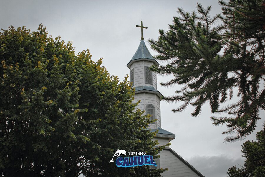 Inner Coast of Chiloé: Road and Sea. - How the guide shapes the experience