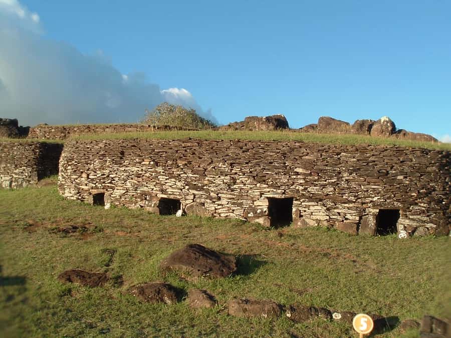 Orongo: The mythical city of kings - The guide can make or break Orongo