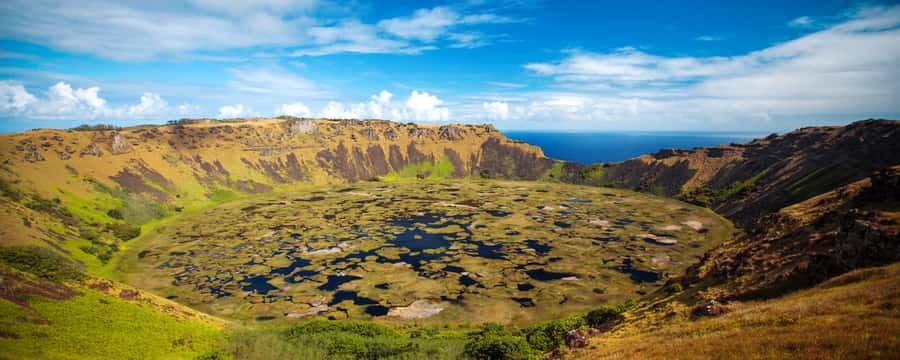 Orongo: The mythical city of kings - Rano Kau begins the story with a volcano