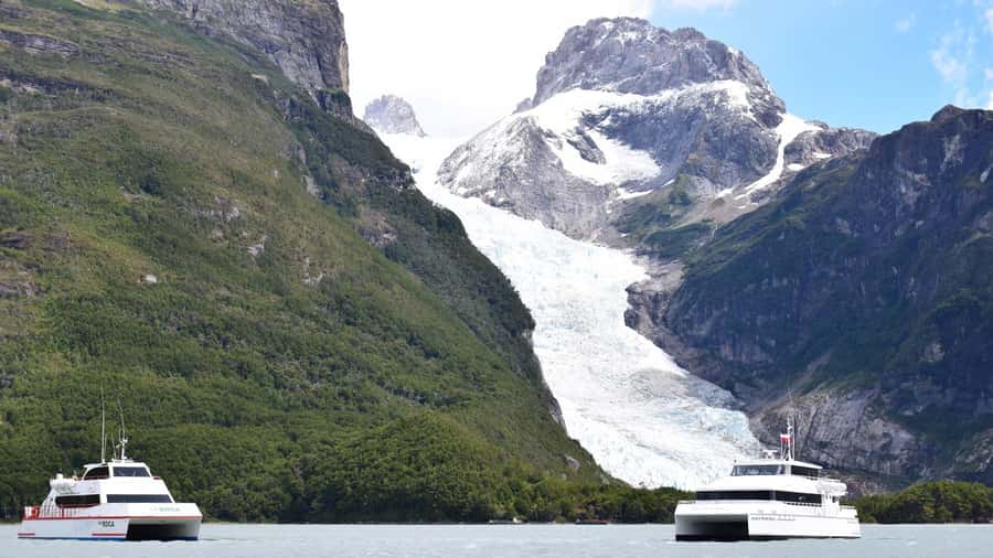 P. Natales: Balmaceda & Serrano Glaciers with Lunch & Whisky - Lunch at Estancia Perales