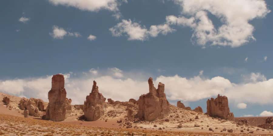 Piedras Rojas, Altiplanics Lagoons & Salar Full-Day Tour - Piedras Rojas and the purple rocks of Salar de Talar
