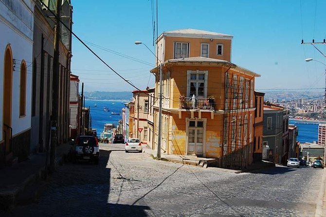 Private Santiago Hotel or Airport Arrival Transfer to Viña del Mar or Valparaiso - The road from Santiago to Viña del Mar