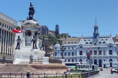Private Tour: Viña del Mar and Valparaíso Tour with Wine Tasting in Casablanca Valley