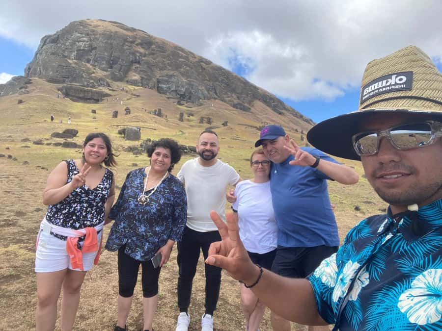 Private tour: where the history of the Moai was born - Te Pito Kura: a moai, a stone, and island legends