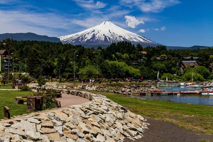 Pucón and Villarrica: Guided Tour with Hotel Pickup - The 35-minute ride from Pucón