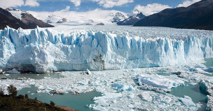 Puerto Natales: Day Trip to Perito Moreno Glacier Argentina - Seeing the glacier from the park walkways