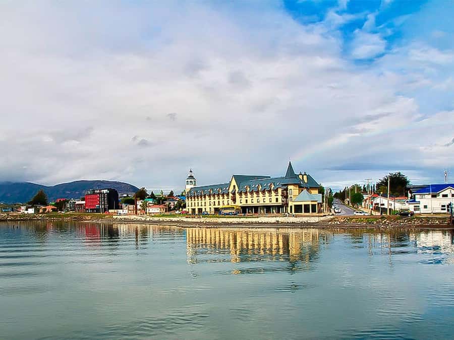 Puerto Natales: Full-Day Torres del Paine Tour - Laguna Amarga gives you the Torres view