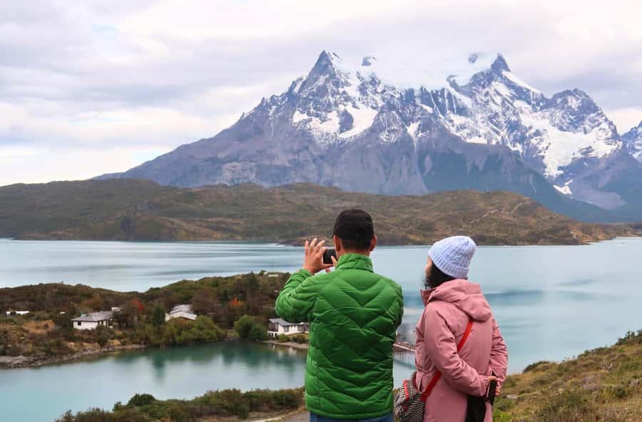 Puerto Natales: Private Full Day Torres + Milodon Cave - Lago Sarmiento and the first views of the Torres