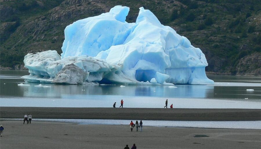 Puerto Natales: Tour Package (Full Day + Base Torres + Grey) - Day one: Torres del Paine viewpoints and Milodon Cave