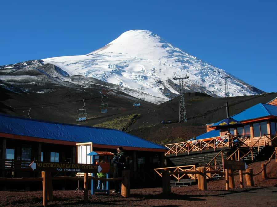 Puerto Varas: Osorno Volcano, Petrohue Falls Full-day Trip - Leaving Puerto Varas beside Llanquihue Lake