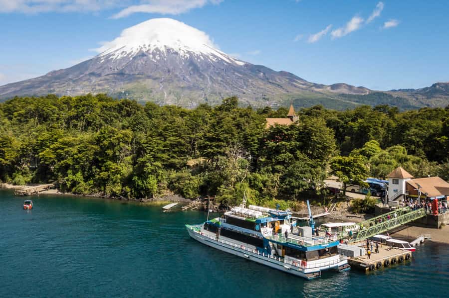 Puerto Varas: Peulla Day Trip - Petrohué Falls and its turquoise river