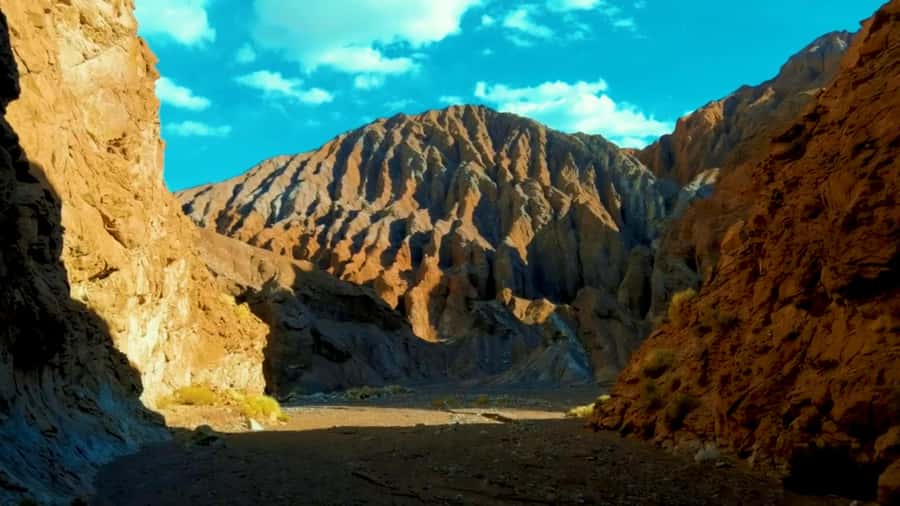 Rainbow Valley Tour: Mesmerizing Colors and Flavors - The one-hour ride from San Pedro