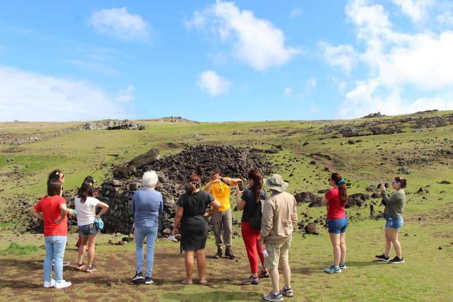 Rapa Nui: 3 Excursions with Hotel Transfers - Guide quality and language support