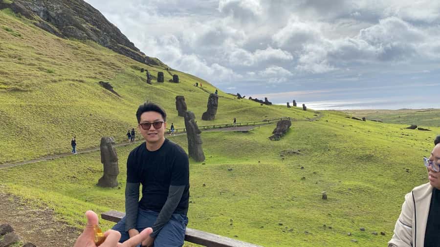 Rapa Nui: 3 Excursions with Hotel Transfers - Vaihu and Akahanga: A closer look at fallen moai sites