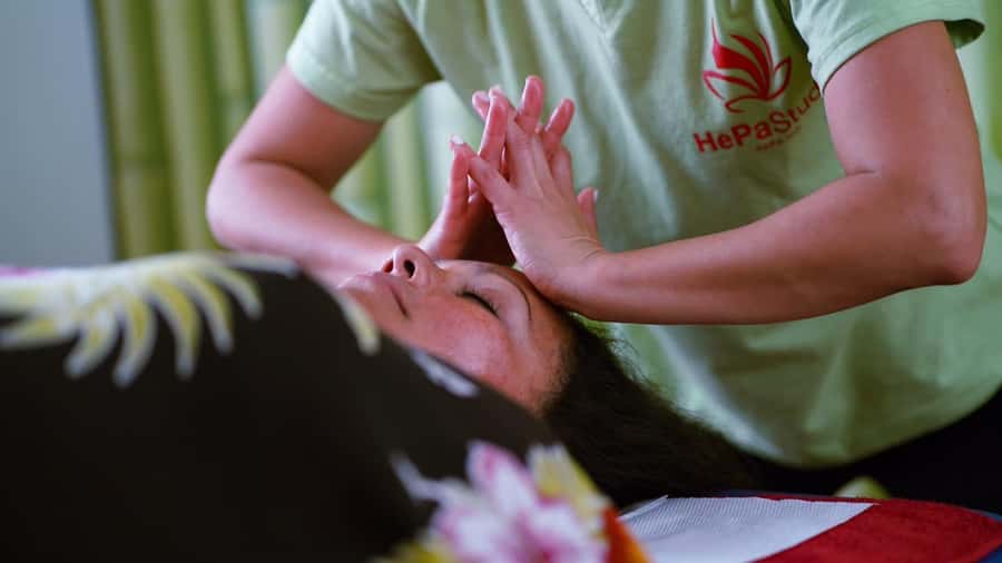 Rapa Nui: Polynesian Massage - What happens during the one-hour appointment