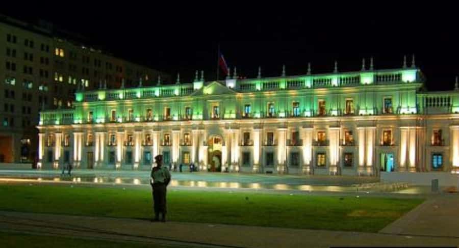 San Cristobal Hill Night Tour with Dinner Show - A moving tour of Santiago’s civic center