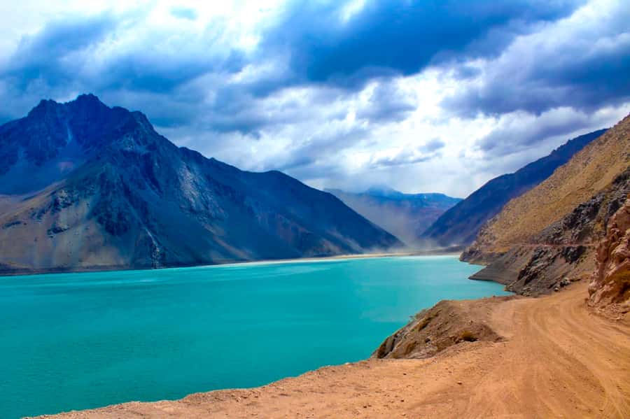 Santiago: Cajon del Maipo, Termas Colinas & Embalse El Yeso - The picnic and Casa de Chocolate