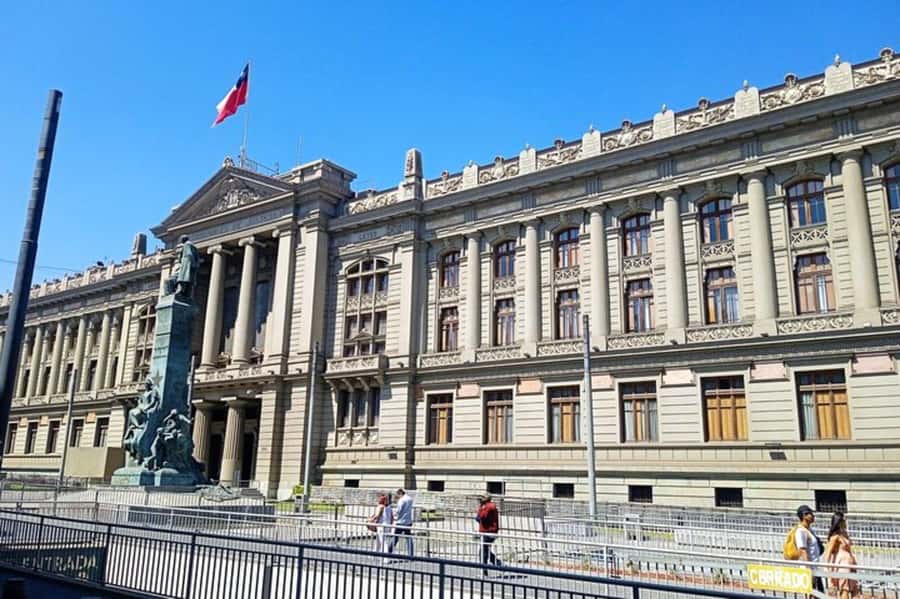 Santiago de Chile: Half-Day City Tour with Local Cuisine - Bellavista brings food into the picture