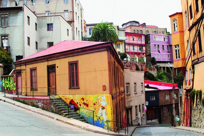 Santiago: Full day tour to Valparaiso and Viña del Mar city - Quinta Vergara and the route back to Santiago