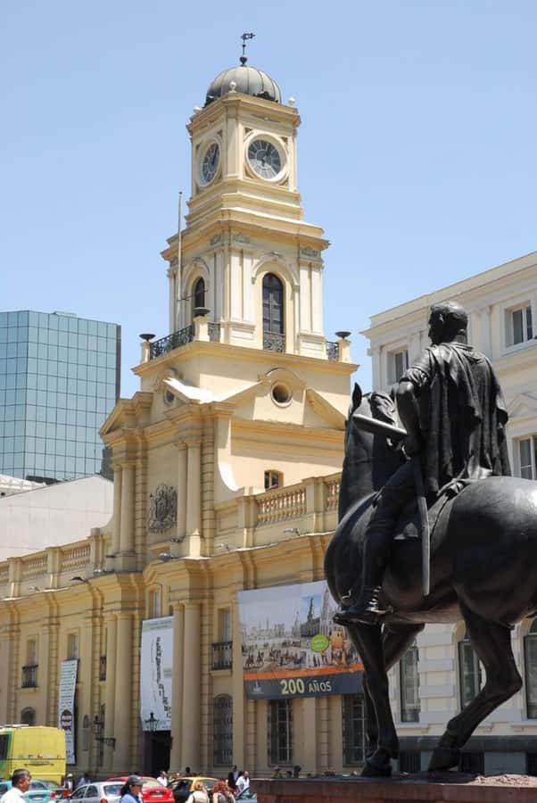 Santiago: Guided City Tour through the historic center of Santiago - Why this walking tour works for a first look at Santiago