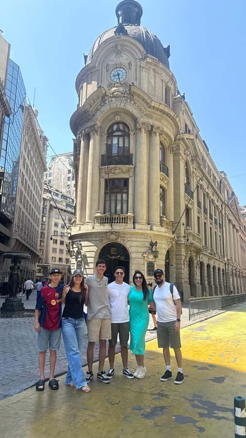Santiago: Guided City Tour through the historic center of Santiago - Plaza de Armas, the center of the city
