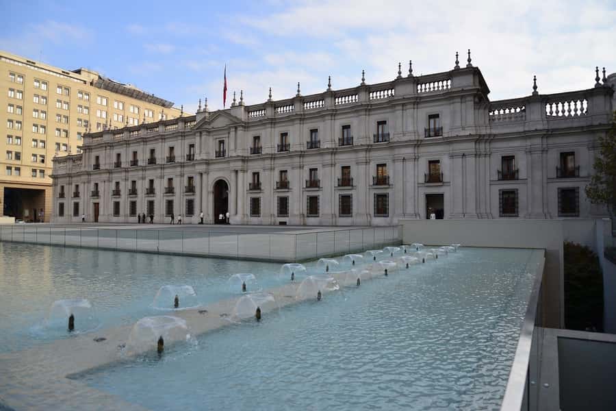 Santiago: Guided Full-Day Walking Tour with a Chilean Lunch - Starting with Santiago’s streets and public transport