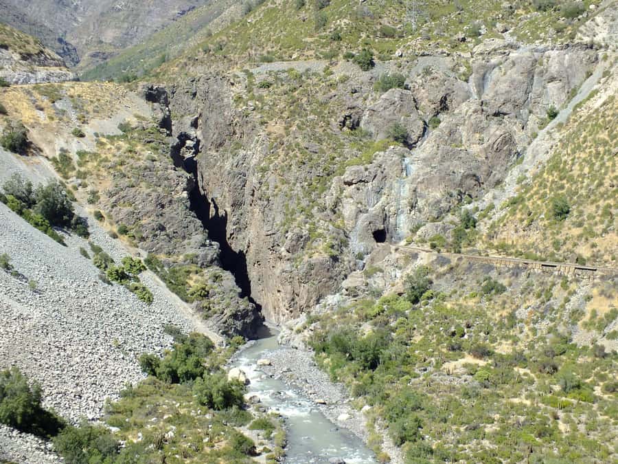 Santiago: Inca Lagoon and Vineyard Visit with Wine Tasting - From Santiago to the high Andes