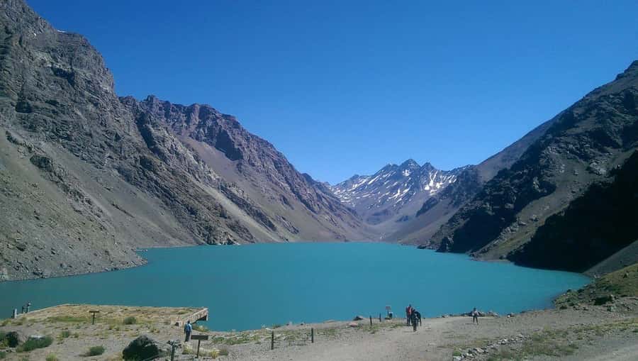 Santiago: Inca Lagoon and Vineyard Visit with Wine Tasting - The empanada brunch and mountain stops